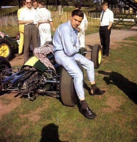 Toujours dans le parc des coureur à Oulton 
Park lord de la Gold Cup Toujours dans le parc des coureur à Oulton 
Park lord de la Gold Cup